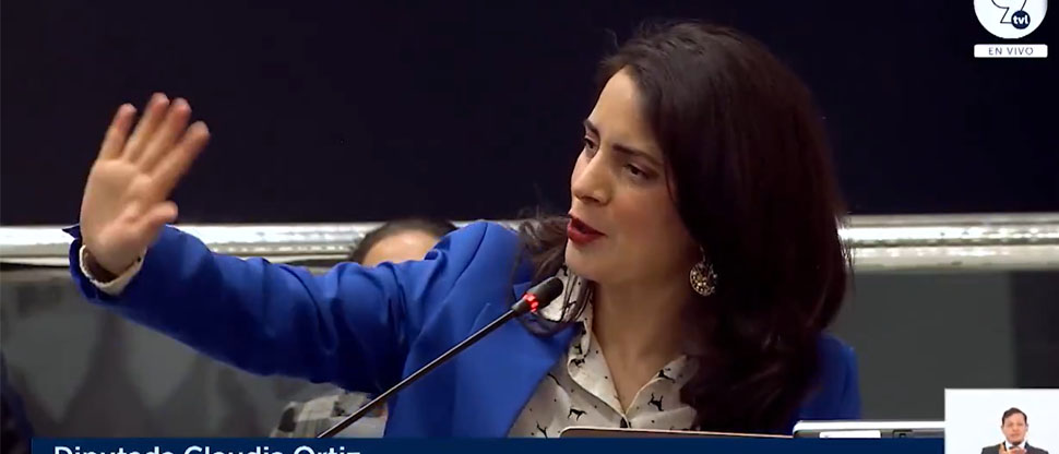 Claudia Ortiz pide que no le tomen fotos porque “después las usan para memes”