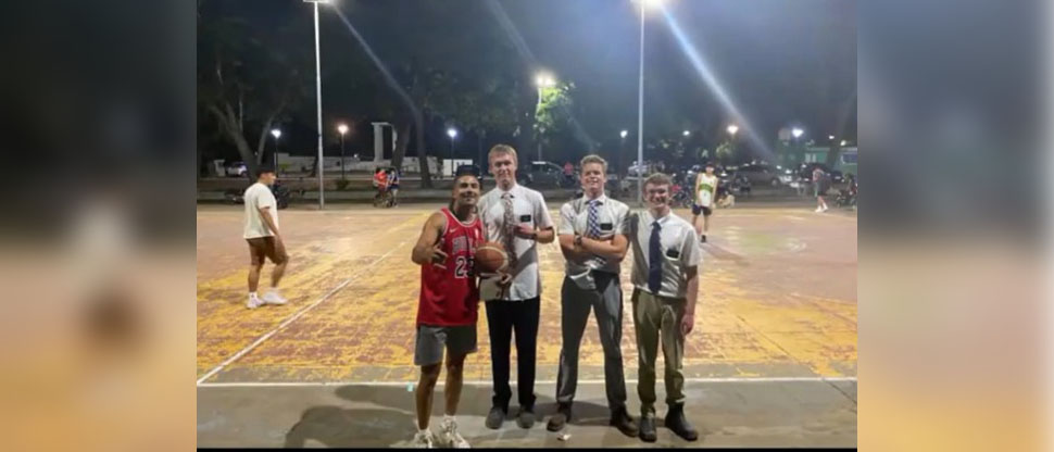 En todo menos predicando: mormones ganan torneo callejero basketball de 3 contra 3