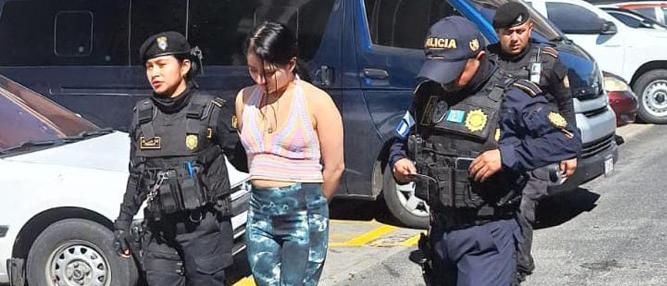 Guatemalteca prófuga desde 2025 cae tras robarle el celular a un cliente dentro de motel 