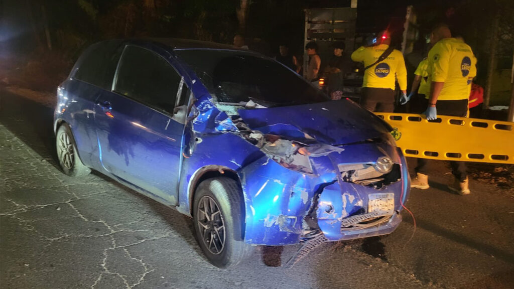 Tres menores lesionados tras aparatoso accidente en carretera Litoral