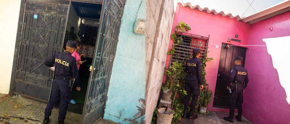 Realizan operativo casa por casa en colonias de San Miguel