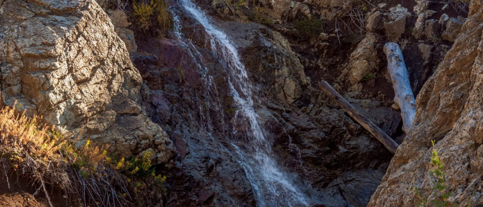 Chile: turista se lanza desde una cascada y pierde la vida
