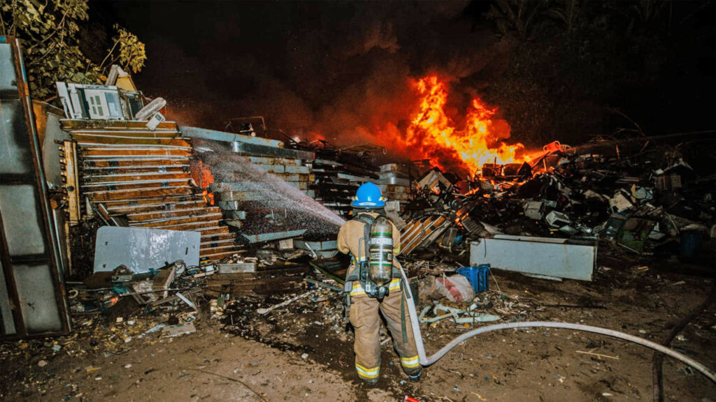 Se incendia chatarrera en Ciudad Delgado