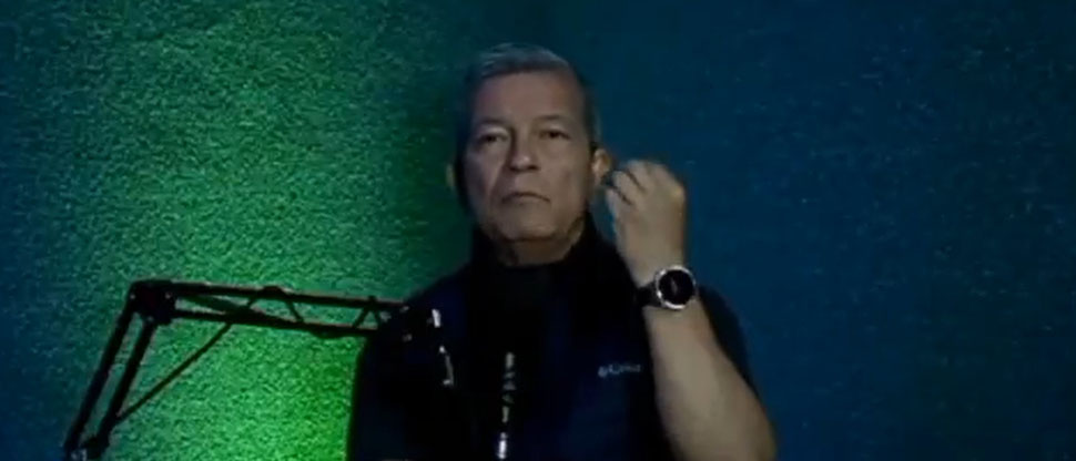 «Chino» Flores pide que ya no le hagan «memes» porque es buena persona y creyente de Dios