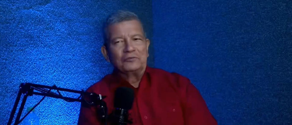 Chino Flores se adjudica las obras donadas por china y reclama protagonismo político