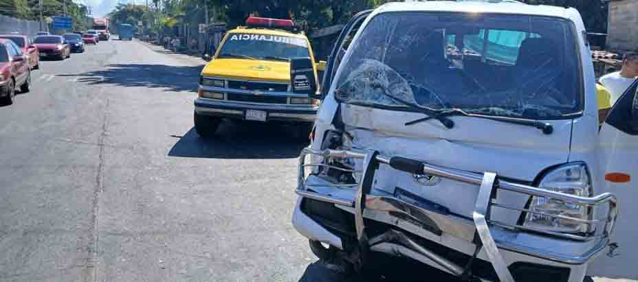 Mujer y una niña resultan lesionadas tras accidente en la Troncal del Norte