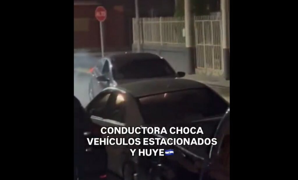 Conductora choca vehículos estacionados y se da a la fuga en San Miguel