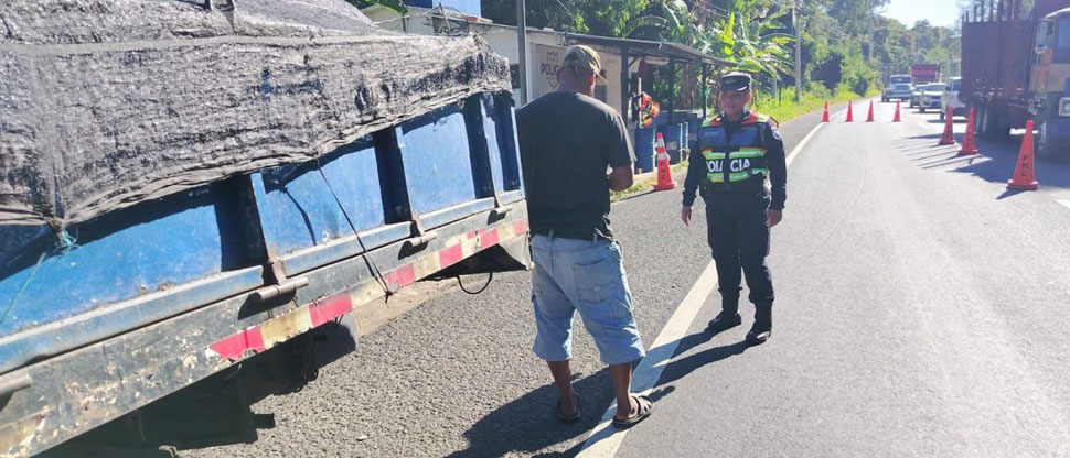 PNC realiza controles vehiculares para prevenir accidentes