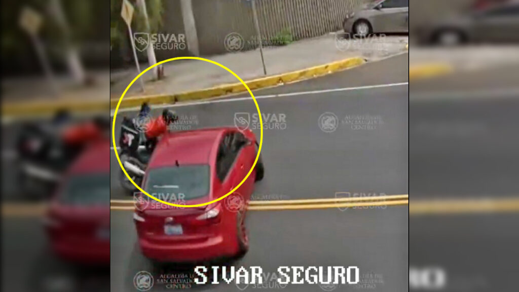 Motociclista resulta lesionado tras imprudencia de conductor particular