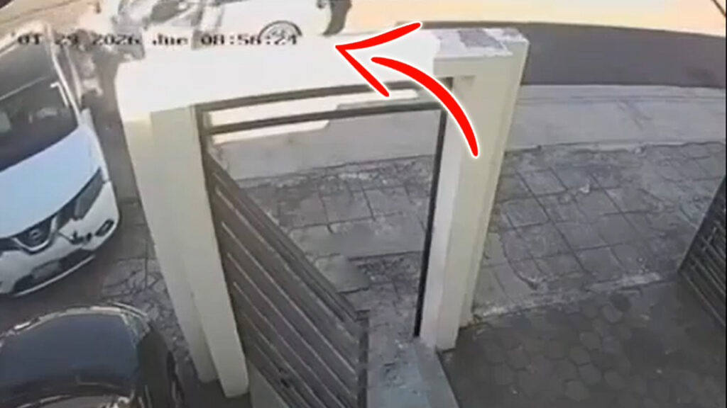 Intolerancia vial termina en un fuerte accidente en la colonia Escalón