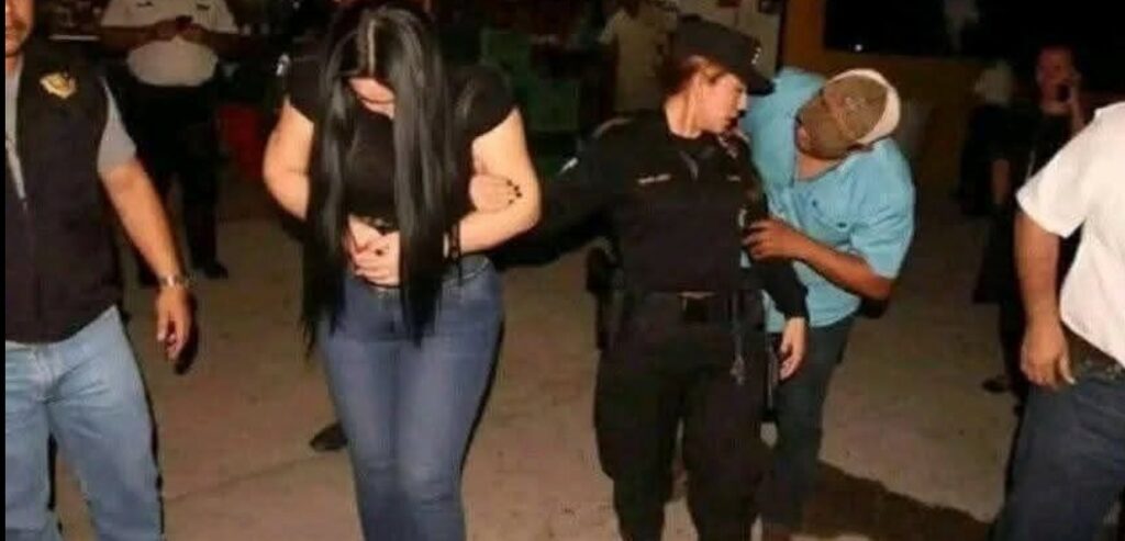 Maestra capturada por acosar a estudiante en universidad de Guatemala