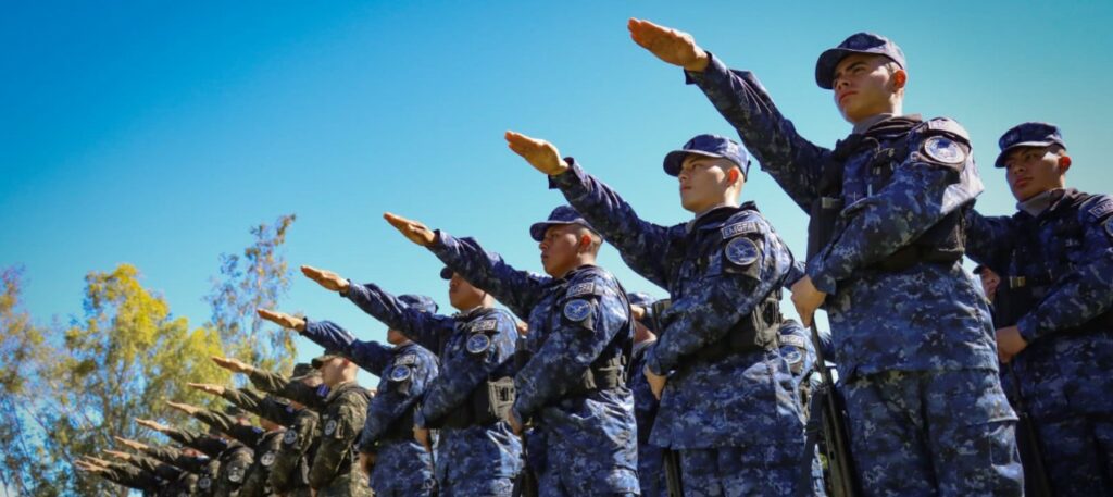Juramentan a 343 hombres y 133 mujeres como nuevos soldados de la patria