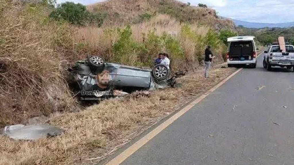 Se registra aparatoso accidente sobre carretera hacia El Congo, Santa Ana