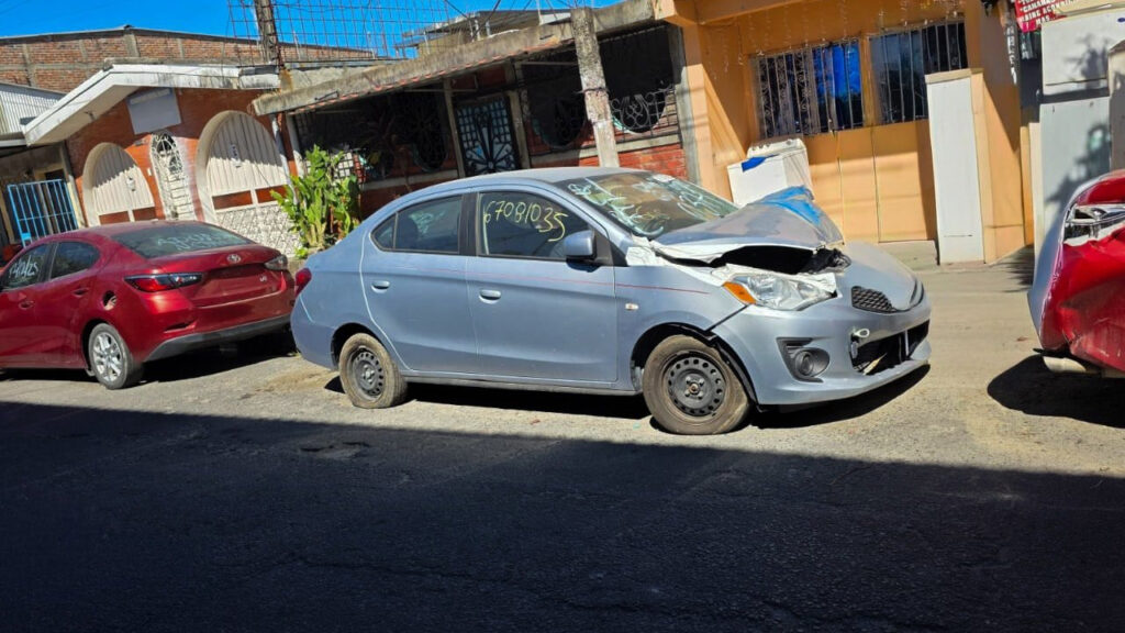 Imponen multas a dueños de vehículos en mal estado que obstruyen las vías de acceso en San Salvador Este