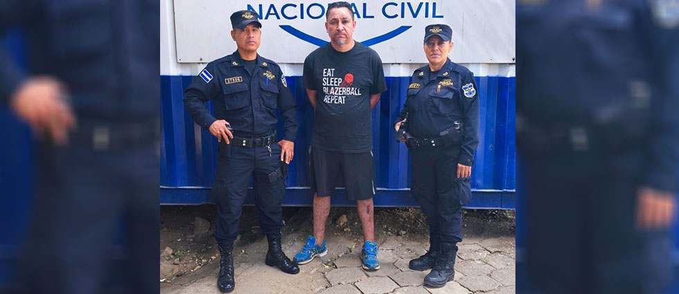 ¡Efectividad policial! Cae sujeto tras apuñalar a dos hombres que estaban afuera de su casa en Santa Ana