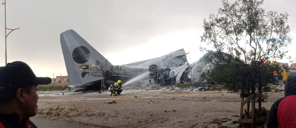 Unos 15 fallecidos y decenas de heridos tras estrellarse un avión de la Fuerza Aérea de Bolivia en la vía pública