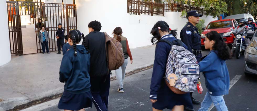 PNC incluye orientación vehicular como parte de dispositivos de seguridad en escuelas