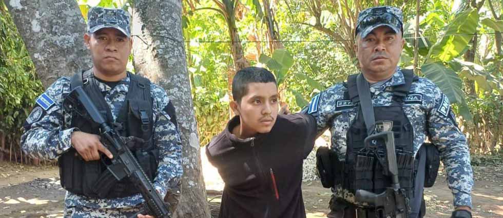 Capturan a sujeto tras atacar con un corvo a su tío en Usulután