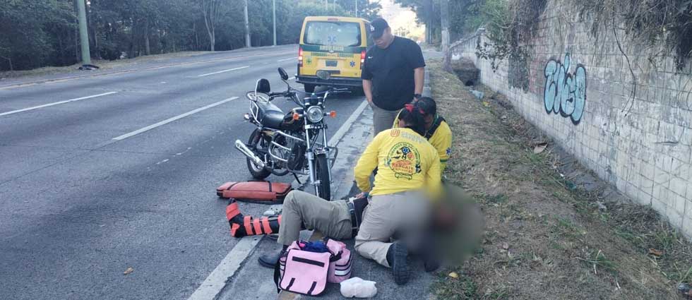 Conductor resulta lesionado tras impactar contra un vehículo en San Salvador