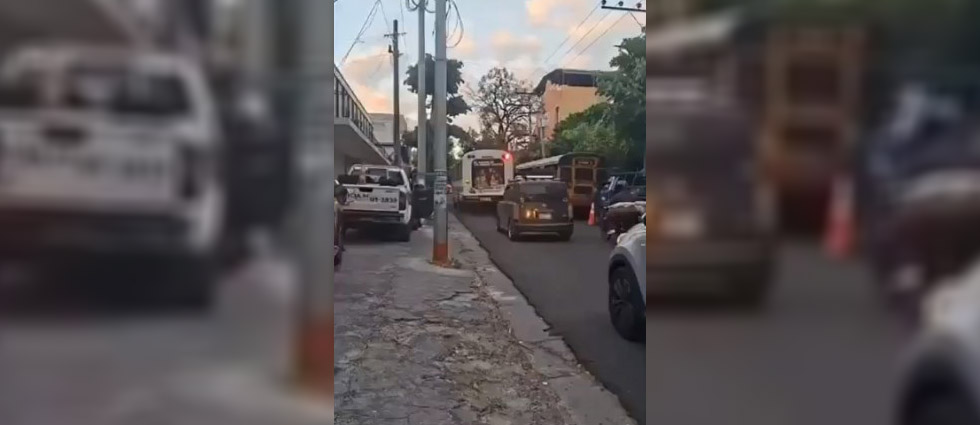 Hombre pierde la vida tras ser arrollado por un autobús de la Ruta 101