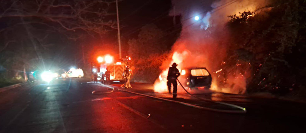 Conductor sufre quemaduras de primer grado tras incendiarse su auto repentinamente en la Troncal del Norte