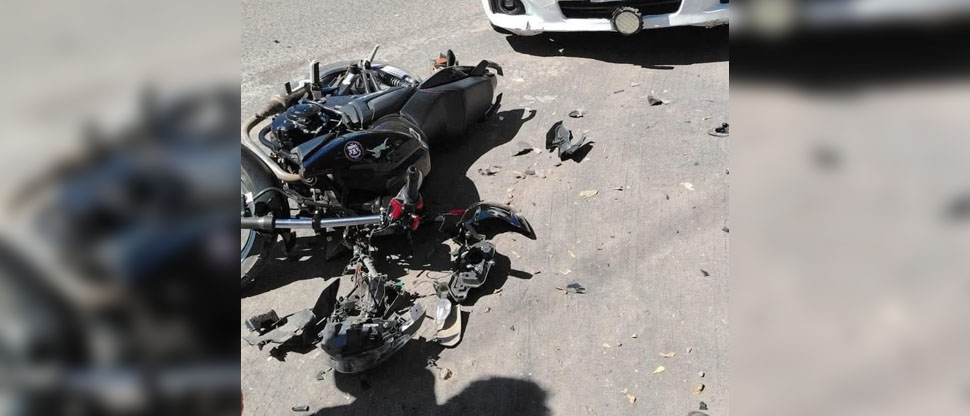 Fuerte choque deja a motociclista lesionado en San Salvador