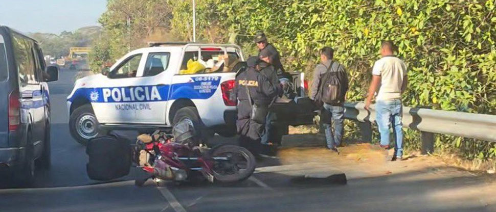 Auxilian a motociclista lesionado tras accidente en la carretera Litoral
