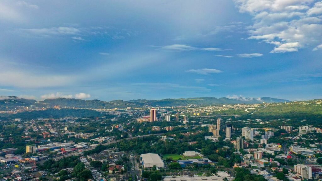 MARN prevé un lunes en El Salvador con fuertes vientos nortes y temperaturas disminuidas