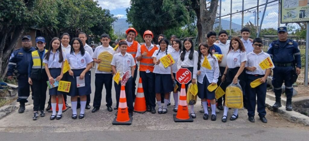 FONAT fortalece la cultura vial en centros educativos y beneficia a más de 5,000 estudiantes