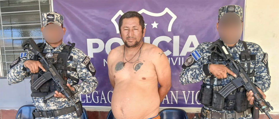 Cae marero veterano que intentó evadir la ley cubriendo sus tatuajes, pero fue atrapado