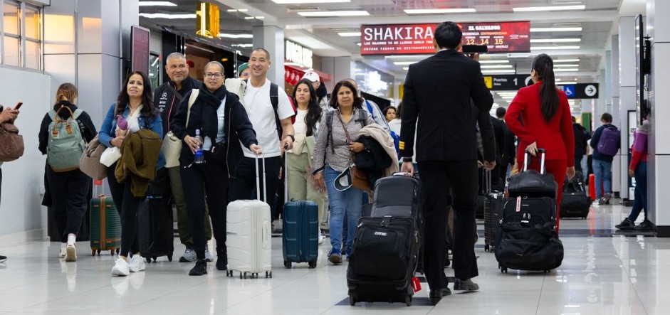 El Salvador continúa recibiendo a extranjeros que vienen a disfrutar los conciertos de Shakira