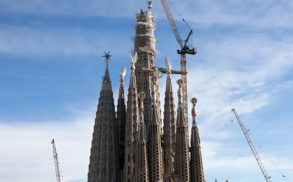 La Sagrada Familia de Barcelona se consolida como la iglesia más alta del mundo