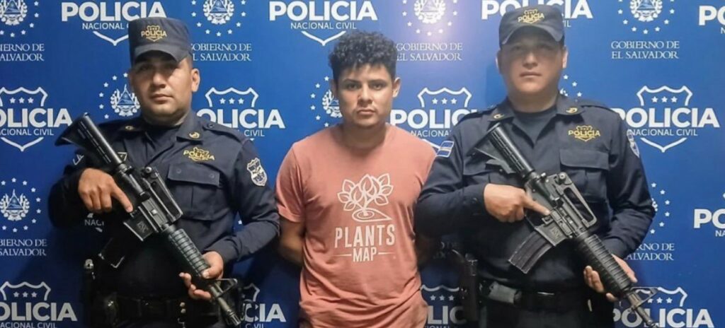 Cae sujeto con varias porciones de marihuana y una báscula en Ayutuxtepeque