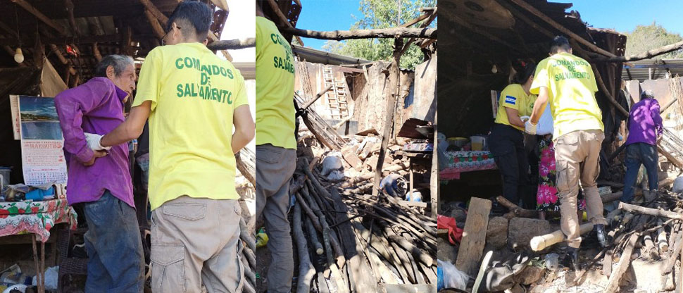 Colapsa muro de vivienda y deja dos adultos mayores lesionados