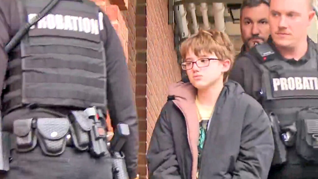 Niño de 11 años es procesado como adulto tras acabar con la vida de su padrastro