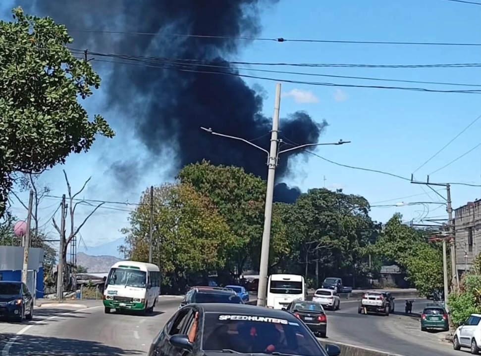 Se reporta incendio en cementerio municipal de Ciudad Delgado