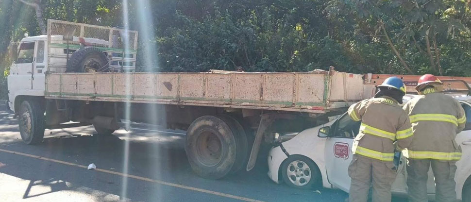 Dos personas lesionadas tras un triple accidente en carretera Panamericana