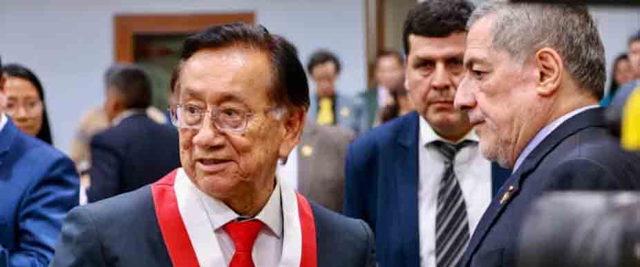 Perú nombra a su octavo presidente en 10 años