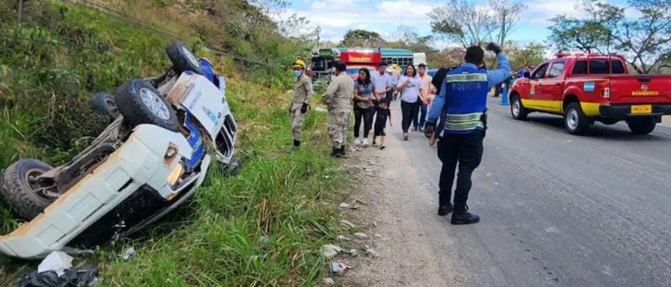 Honduras: cuatro policías mueren tras chocar con un autobús
