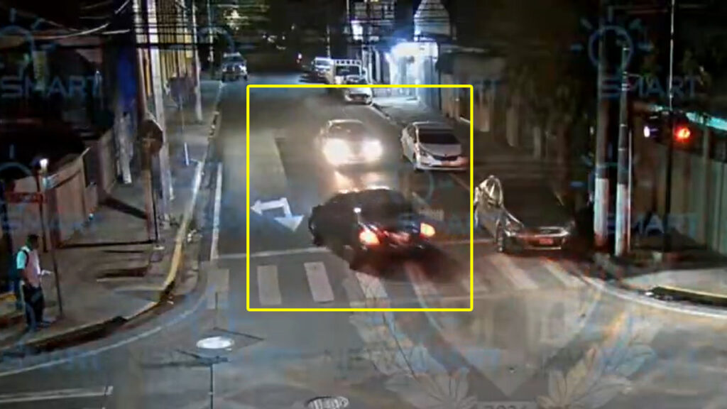 Conductor provoca accidente tras manejar en sentido contrario en Santa Tecla