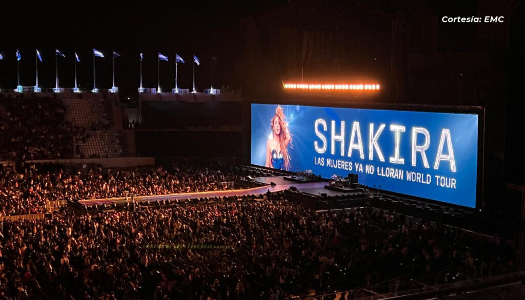 Shakira pide a su manada llevar banderas del país que vienen al concierto de esta noche