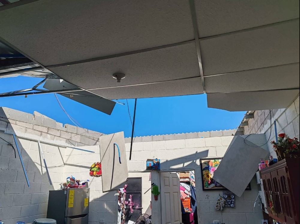 Fuertes vientos arrancan los techos de varias viviendas en Zargoza