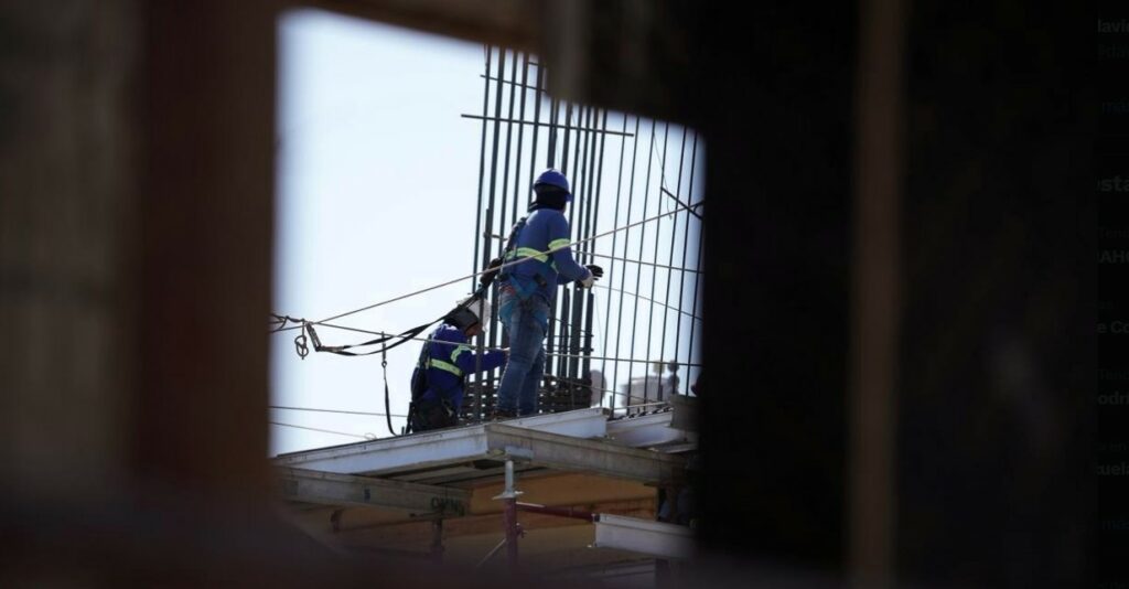 Piden implementar medidas de seguridad en el área de la construcción ante incremento de ráfagas