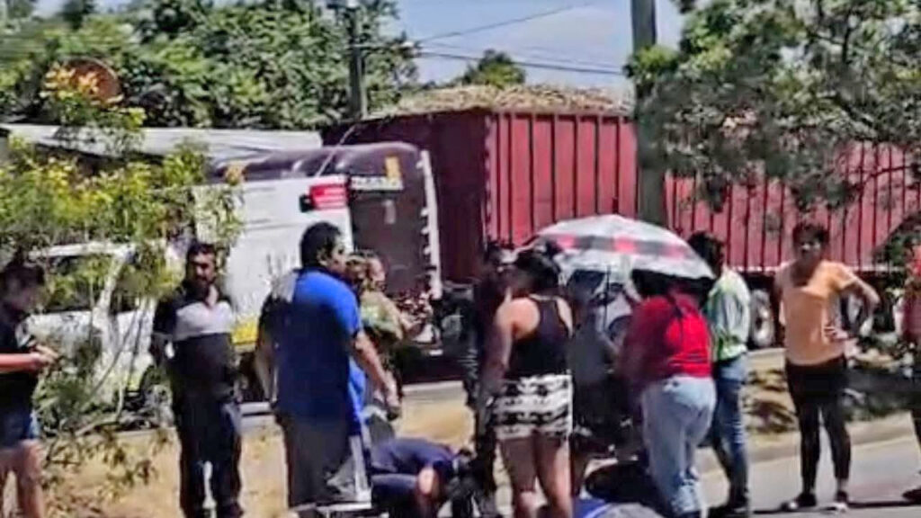Peatón muere tras ser atropellado en autopista a Comalapa