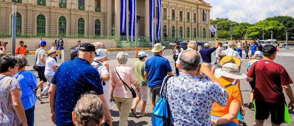 Turismo reporta 413 mil visitantes internacionales