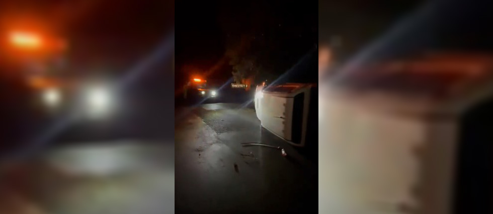 Cabañas: socorristas responden a emergencia y al llegar hallan un pick up volcado y abandonado