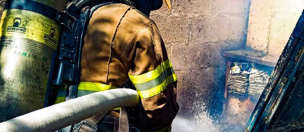 Bomberos sofocan incendio estructural en vivienda de Ilopango