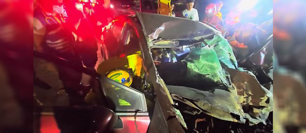 Rescatan a conductor tras fuerte siniestro vial sobre la carretera Panamericana