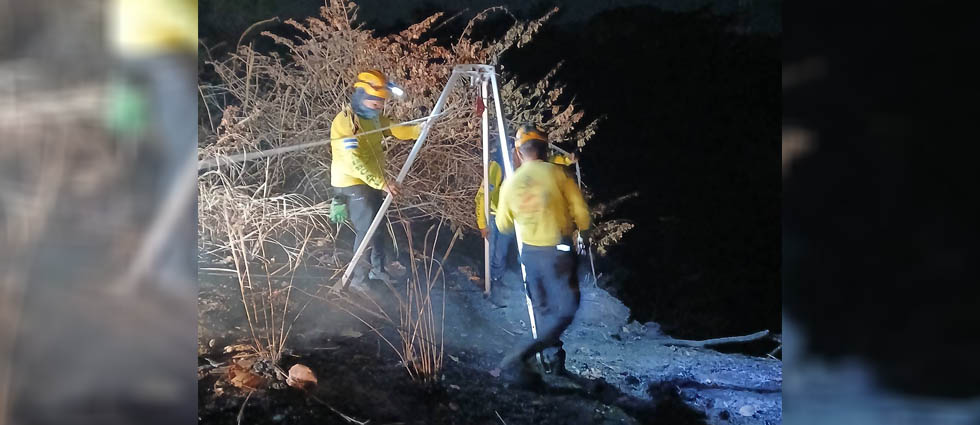 Aguilares: rescatan cuerpo sin vida de hombre que habría caído de unos 40 metros de altura