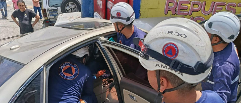 Tres lesionados deja fuerte accidente en carretera Troncal del Norte